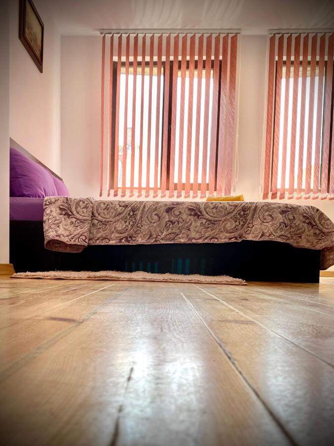 Bright Central Studio For 4 In Бургас Екстериор снимка