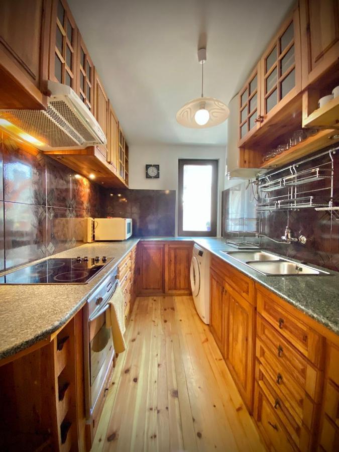 Bright Central Studio For 4 In Бургас Екстериор снимка